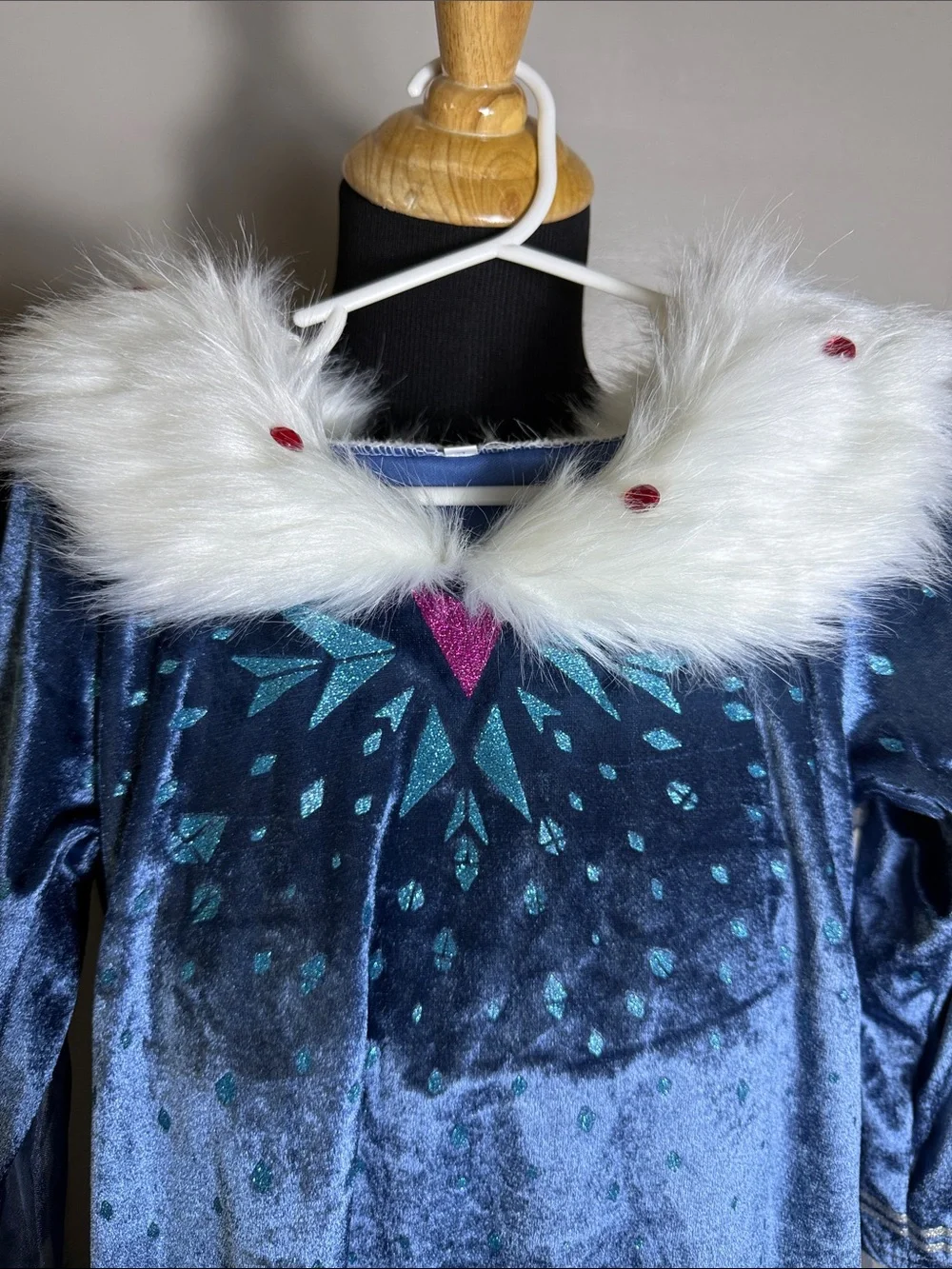 Disney Frozen Princess Elsa 8 pc Costume Blue Velvet Dress Attached Cape NEW